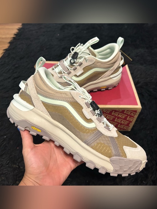 Vans Shoes - VANS crosspath XC multicolored hiking waterproof shoes sneakers women’s 9 new
